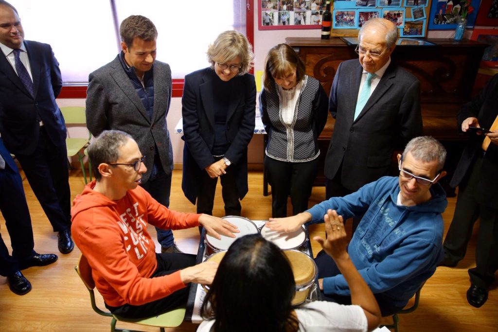 NUEVO HORIZONTE RECIBE LA VISITA DE ISABEL GARCÍA TEJERINA.